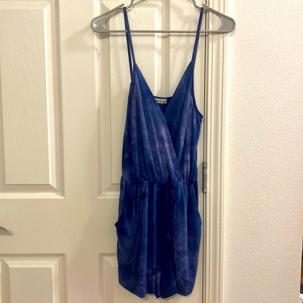 Ginger G Size Medium Women’s Romper.